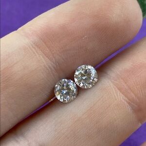 💛 Elegant 14k White Gold CZ Stud Earrings